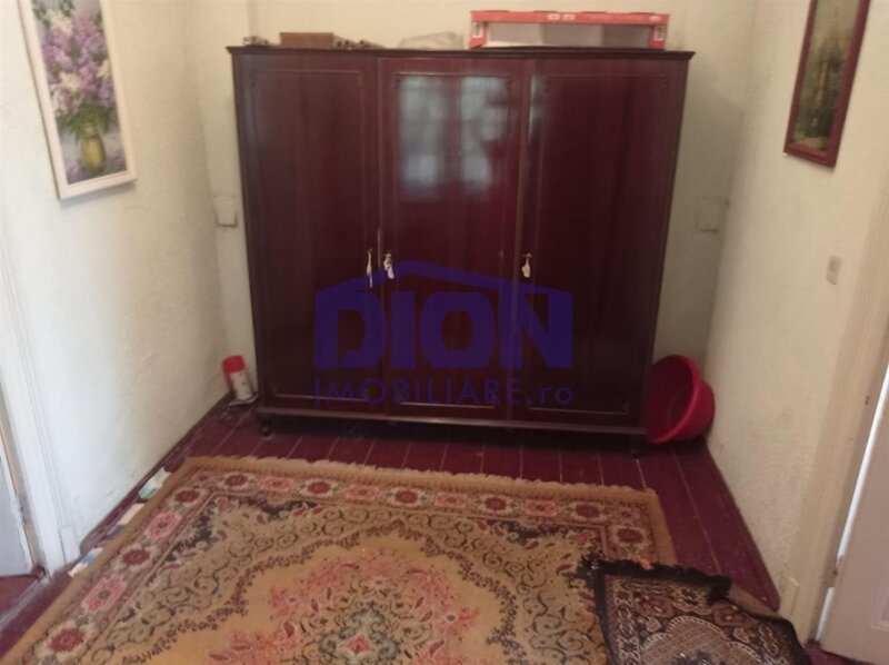 CASA DE VANZARE zona Eroii Revolitiei