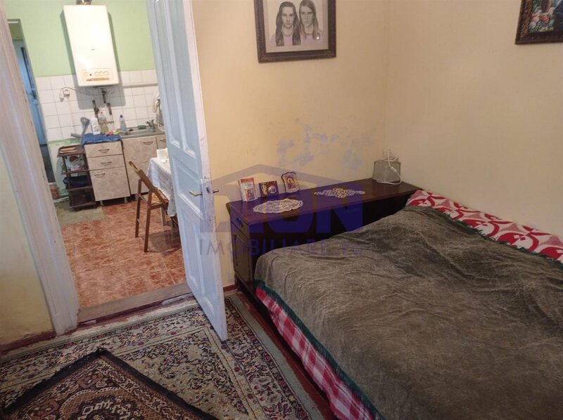 CASA DE VANZARE zona Eroii Revolitiei