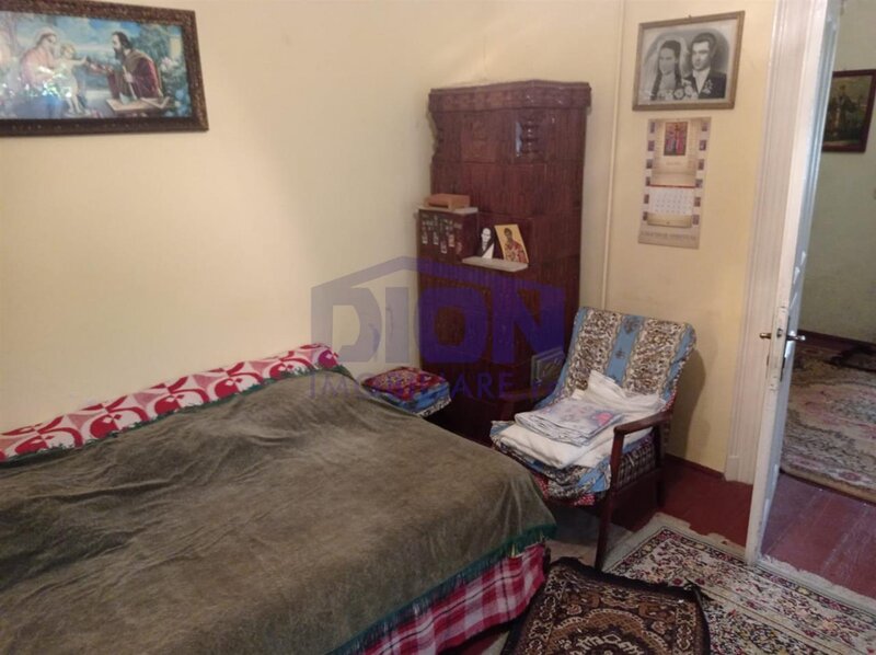 CASA DE VANZARE zona Eroii Revolitiei